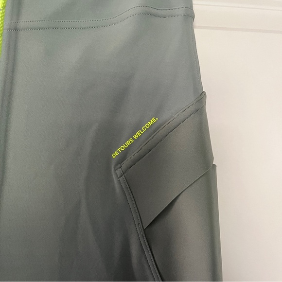 Lululemon Cargo Super-High-Rise Hiking Short 8" - Laurel Green - Picture 6 of 8